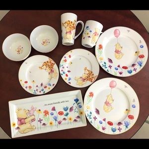 NEW Winnie The Pooh Flower Plates Set